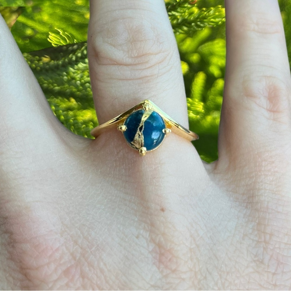Aqua Apatite Jade Gold Ring - Picture 3 of 4